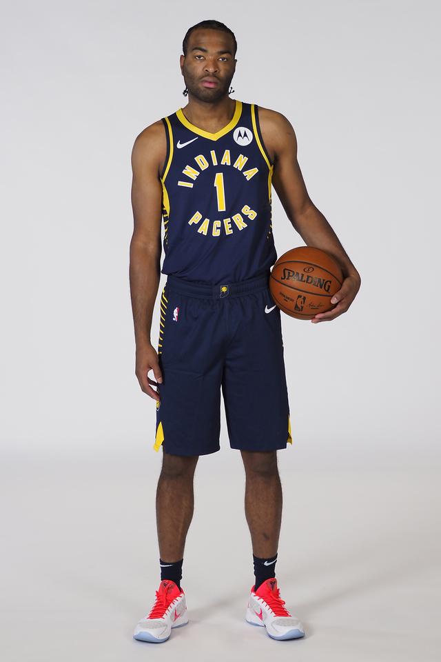 足球竞技中 足球竞技中