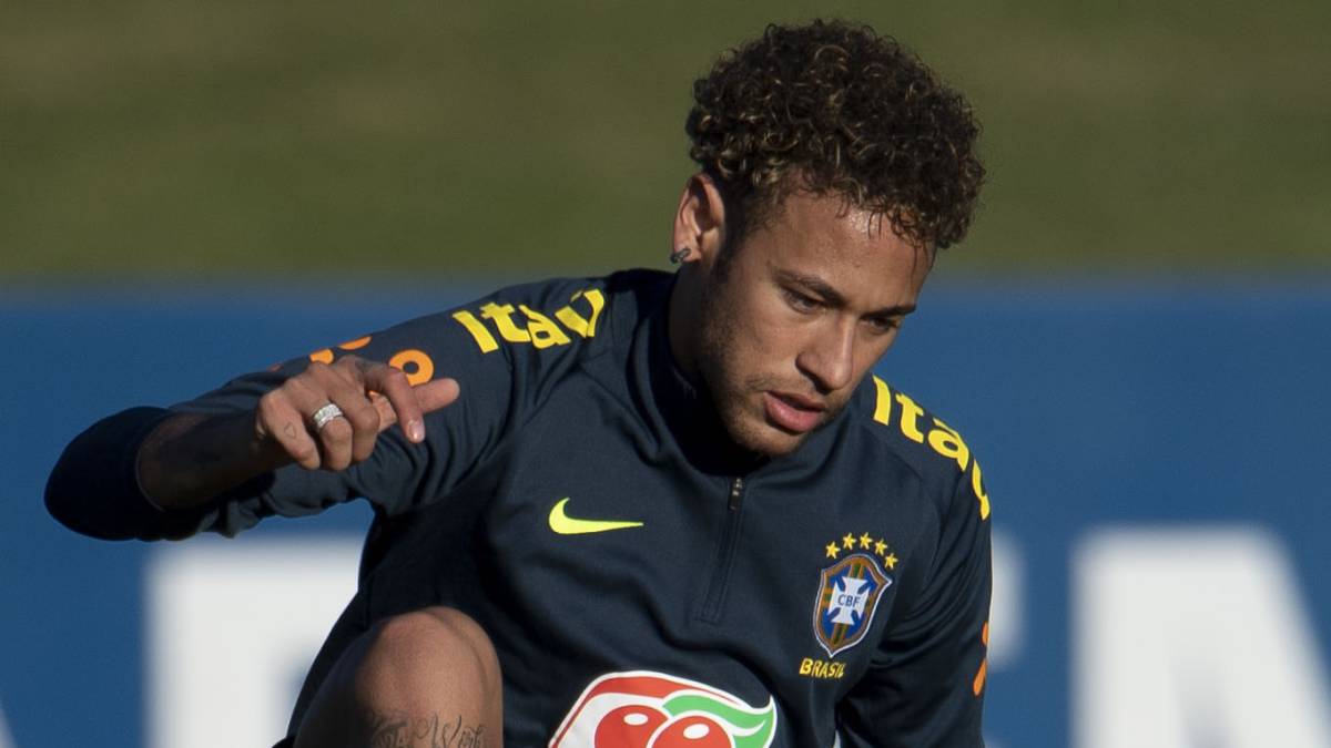 依然表现出 依然表现出