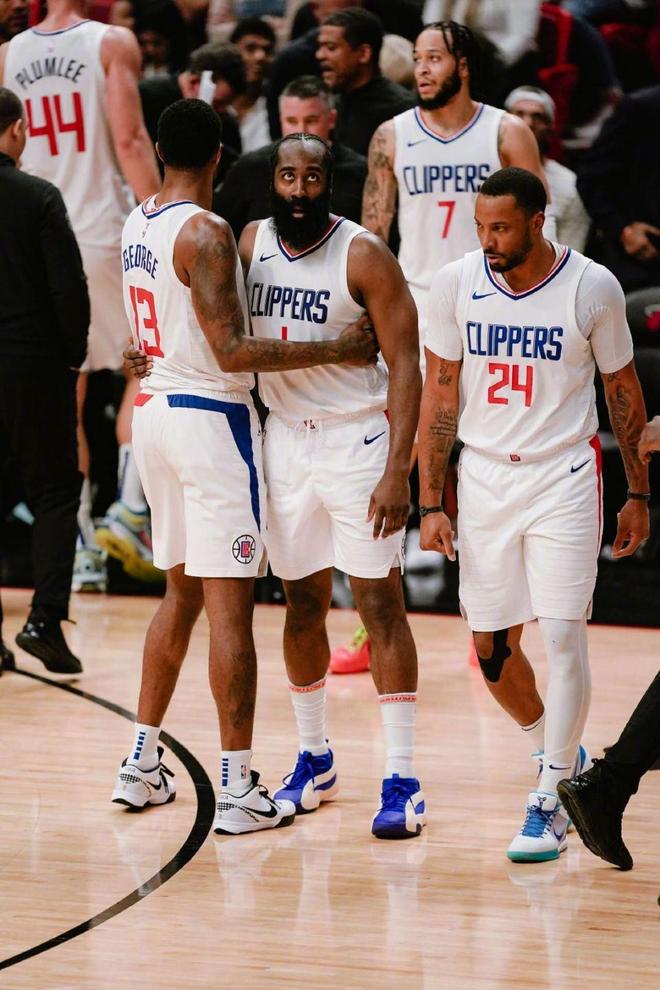 同一套阵容 同一套阵容