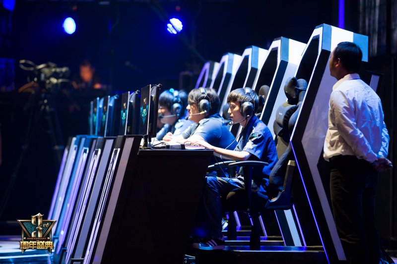 突发重磅消息：曼联今早做出决定，刚刚解雇了鲁本·阿莫里姆。 来源：转会专家罗马诺